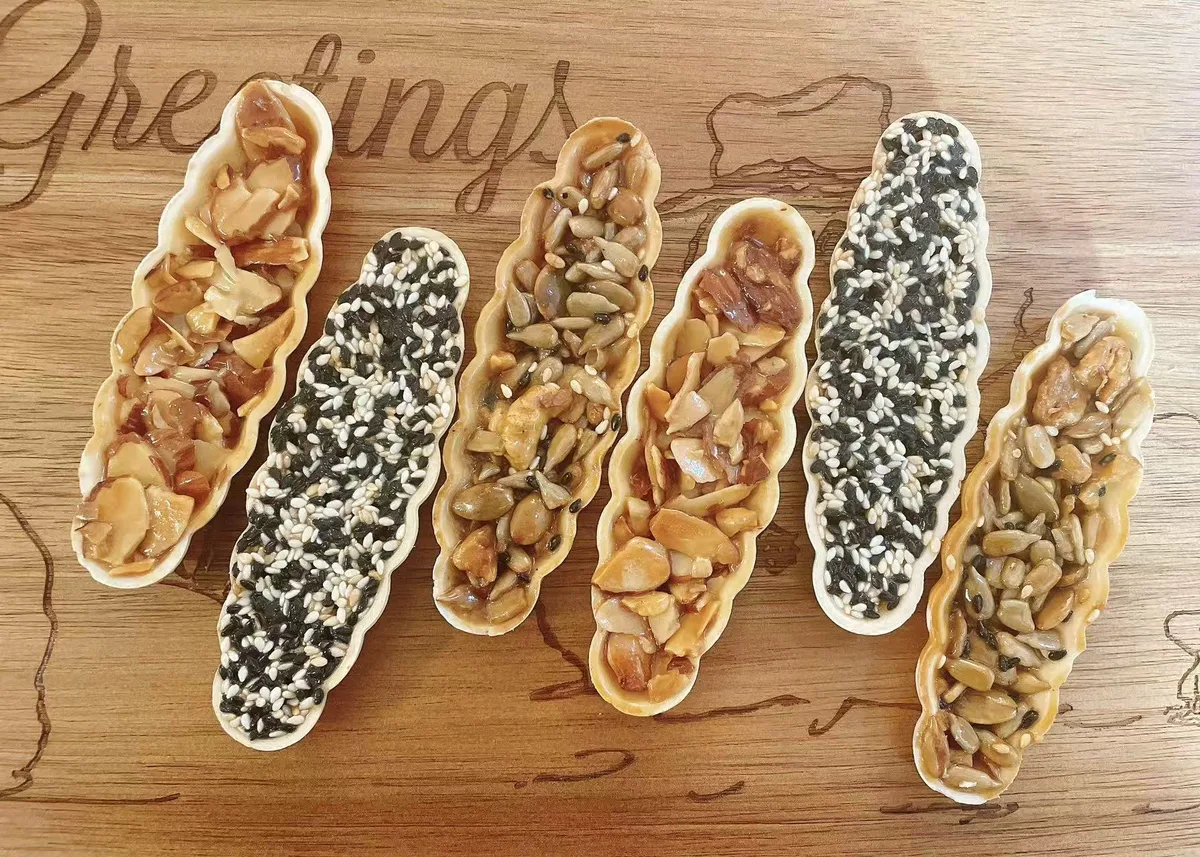 Almond Crispy Toasted Sugar Sticky Rice Boats