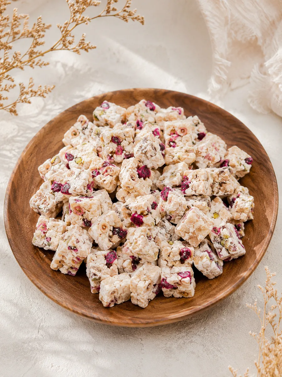 Freeze Dried Dragon Fruit Snowflake Crisp